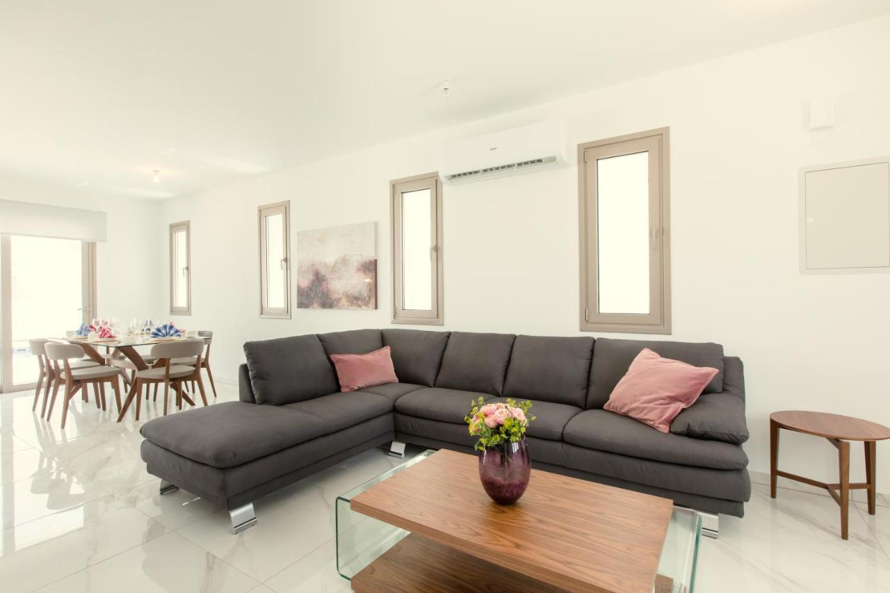 Palm Tree Villas Livadhia Exterior photo